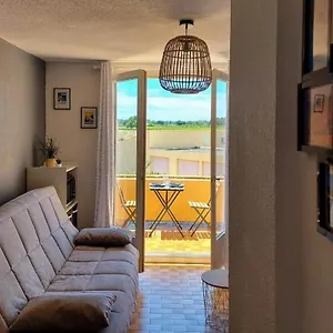 Coquet Studio Avec Belle Terrasse Appartement