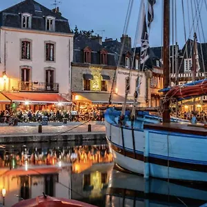  Appartement Exceptionnel Tres Beau T2 Sur Le Port De St Goustan- Vue Sur Le Port! France